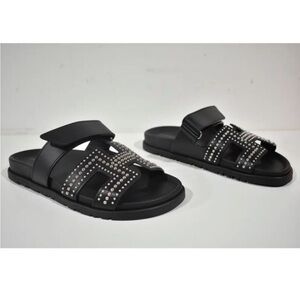 H Chypre black studded sandal